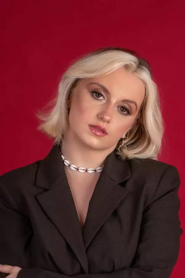 Headshot of Toni Lomas