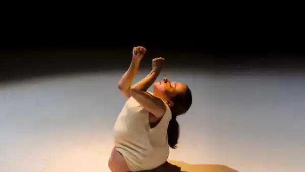 Chiara Bersani performing on stage