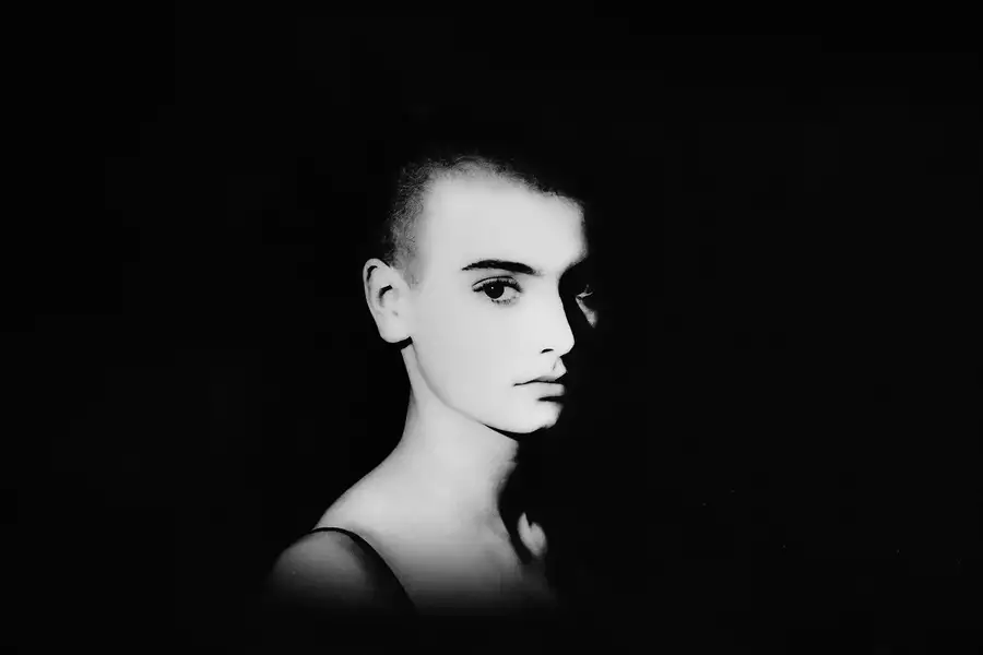 Black and white photo of Sinéad O'Connor