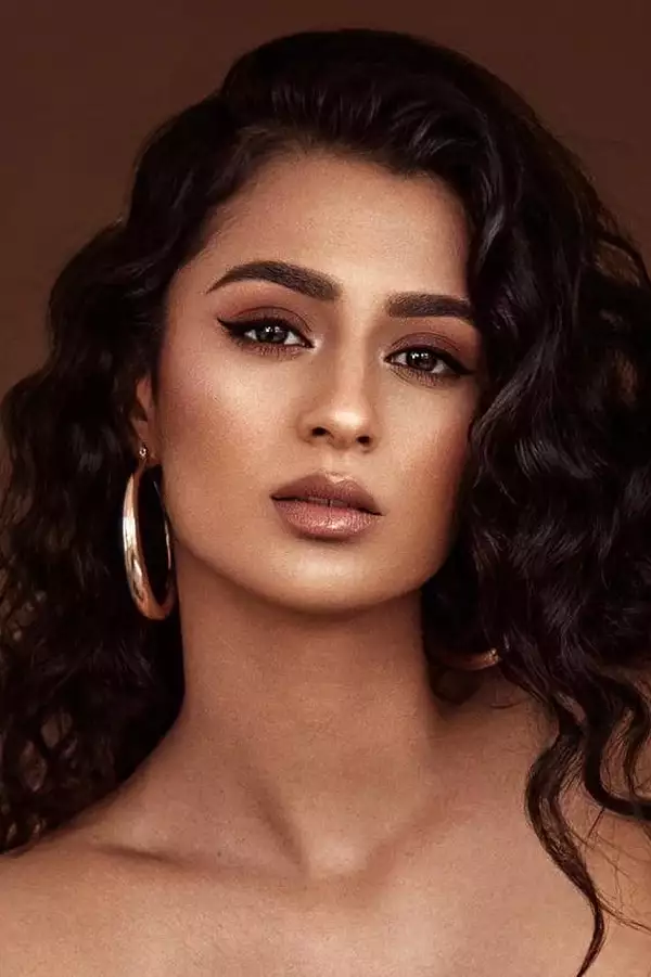 Headshot of Anmol Kaur