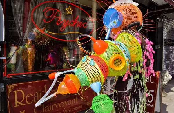 Photo of a colourful sculpture by Leeroy New