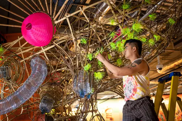 Leeroy New constructing Balete Spacecraft