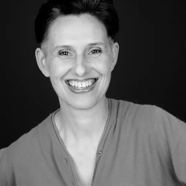 Black and white headshot of Elke Luyten