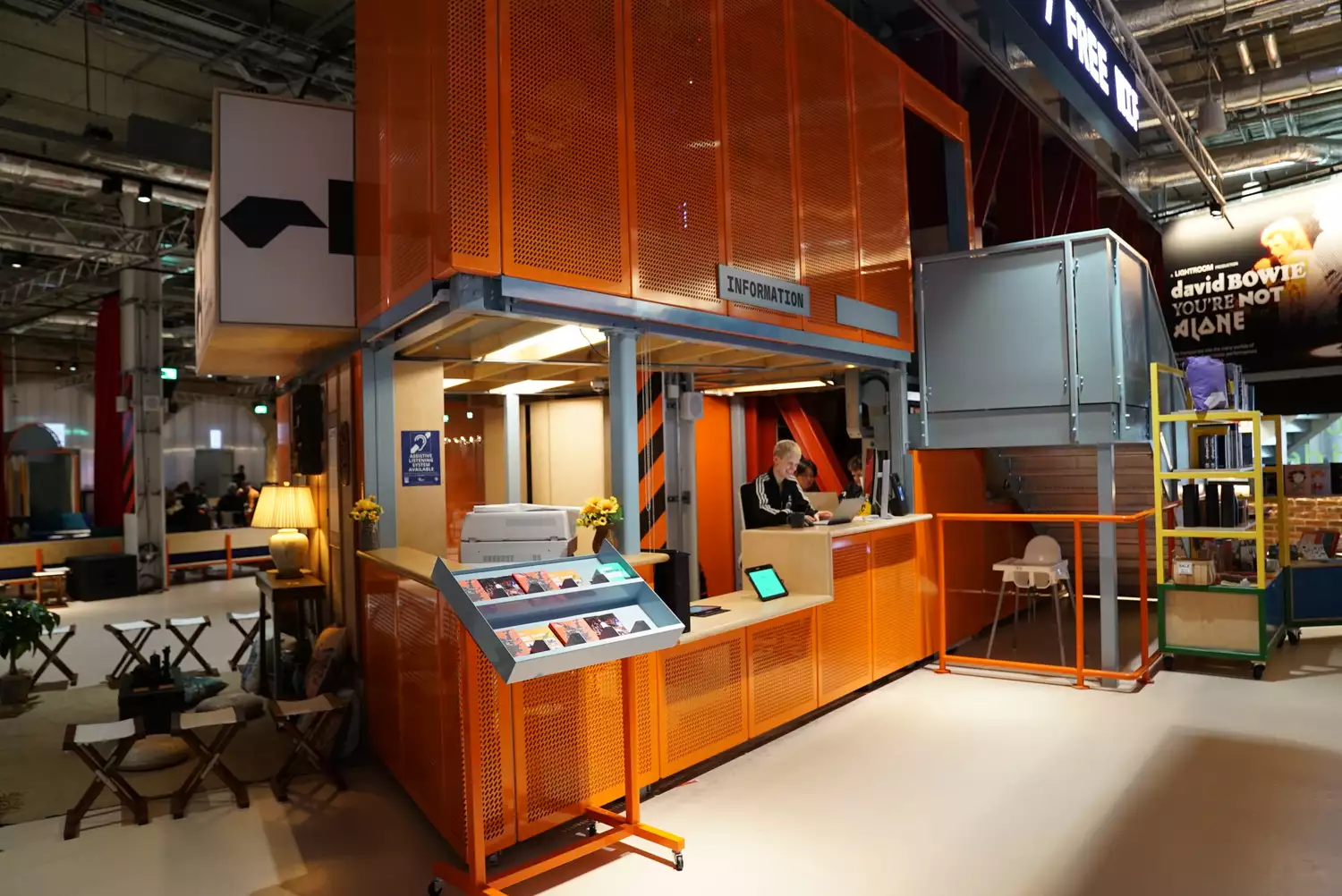 Orange Information Point in the Social