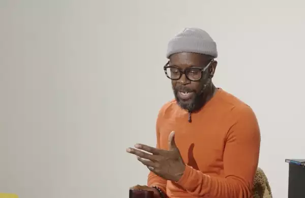 Photo of Benji Reid speaking