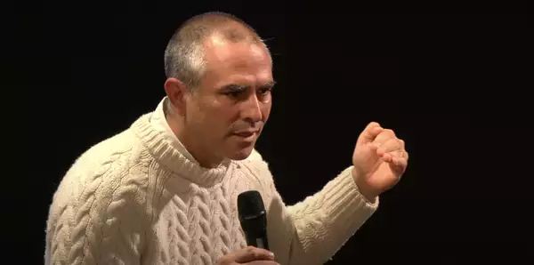 Amir Nizar Zuabi giving a talk