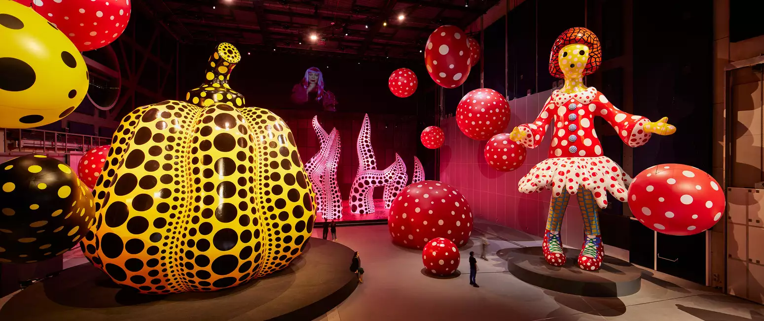 Photo of Yayoi Kusama's exhibition You, Me and the Balloons in the Warehouse