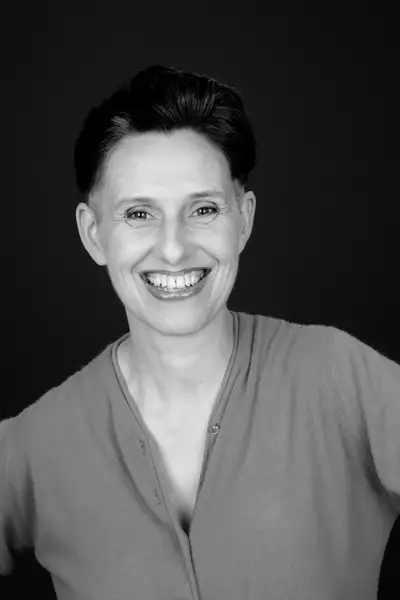 Black and white headshot of Elke Luyten