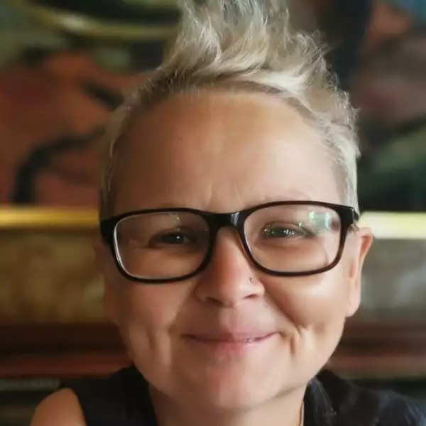 Headshot of Nickie Wildin