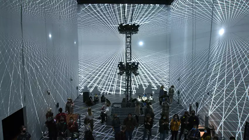 A room with gridlines superimposed on all walls