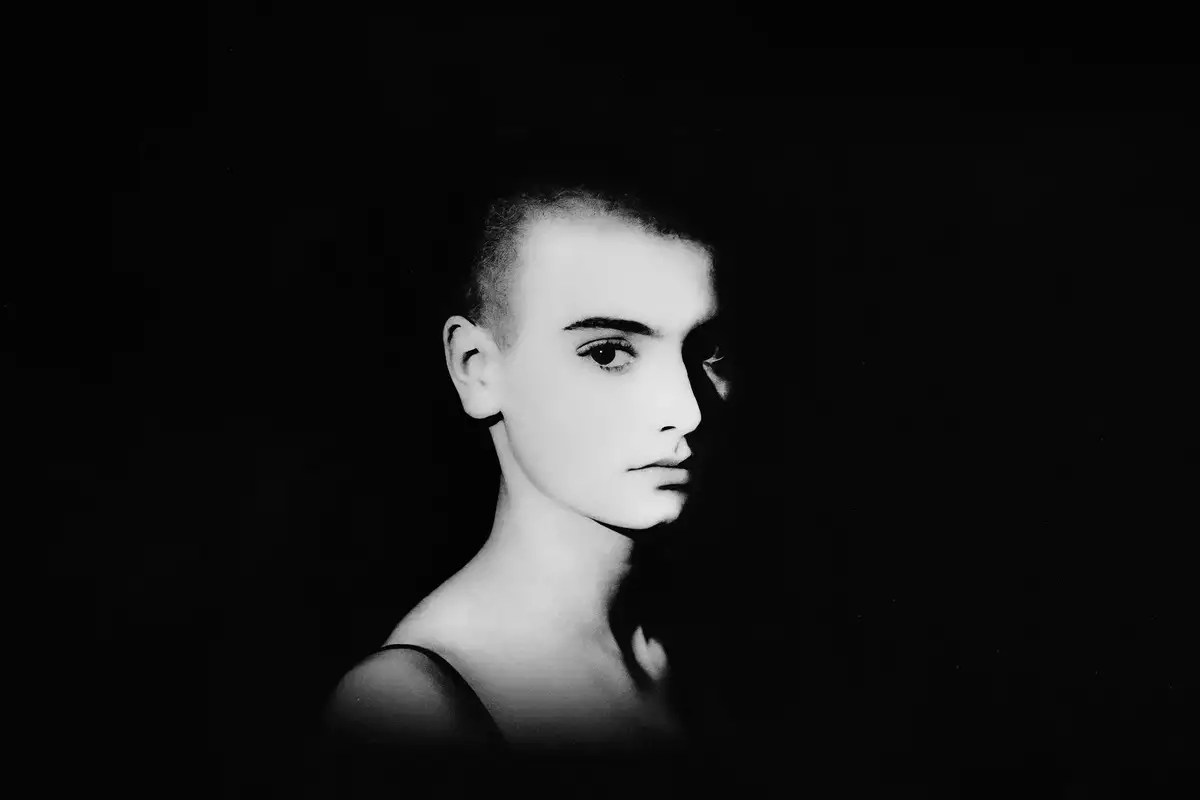 Black and white photo of Sinéad O'Connor