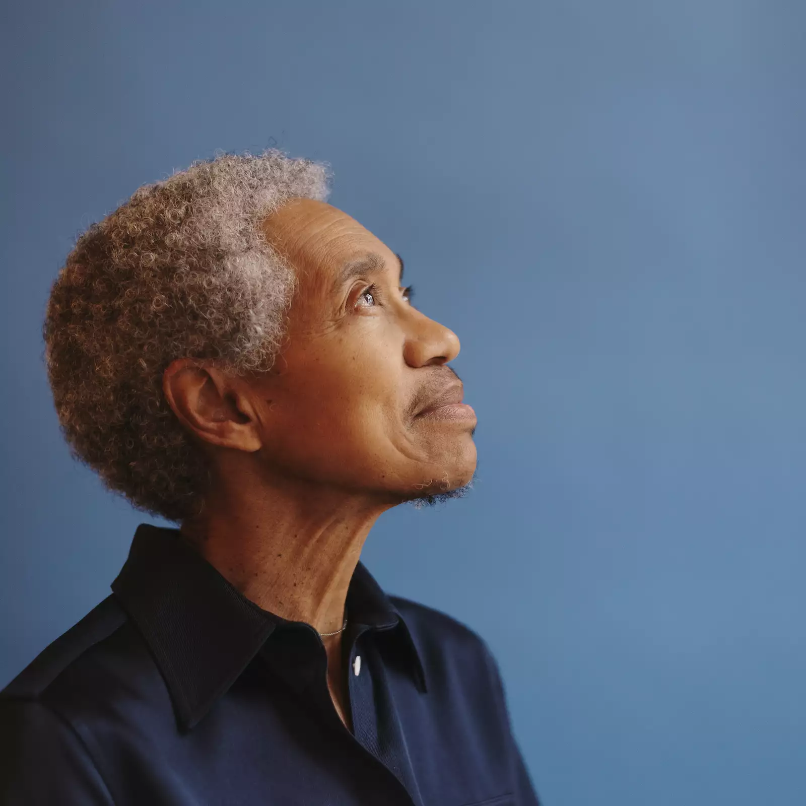 Singer Beverly Glenn-Copeland against a blue background