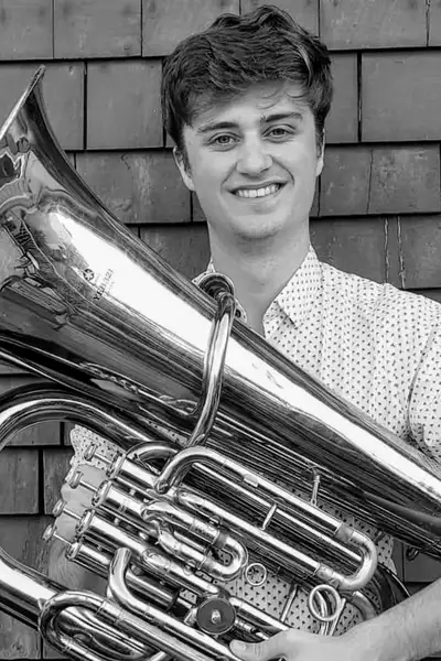 Headshot of Maxim Kemp