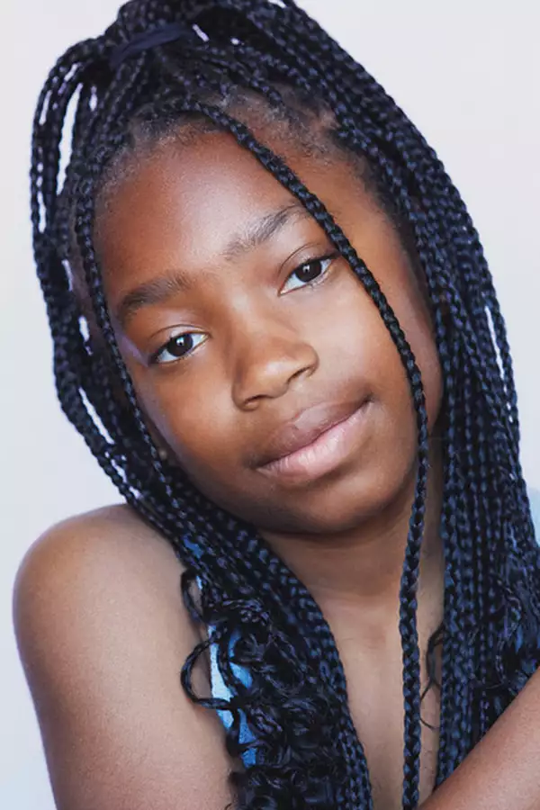 Headshot of Rayel Rowe